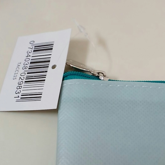 NWT Thrive Makeup Bag - Picture 2 of 2